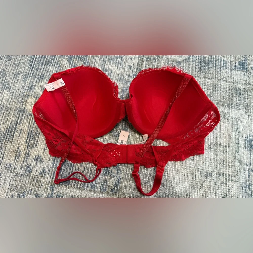 Victoria's Secret Scarlet Lace Push-Up Bra - Picture 5 of 5
